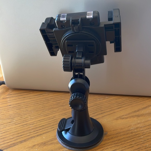 Adjustable Car Windshield Mount for Phones, MP3 Player, Navigation Device - Picture 3 of 5